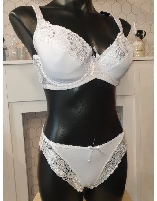 Ensemble blanc bonnet E Soutien-gorge +culotte