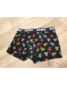 Boxer homme chien en ballon noir